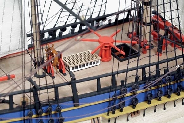 1:50 HMS Endeavour -Wooden hull