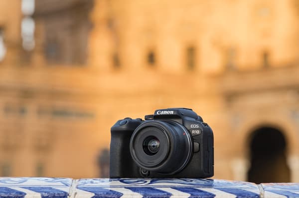 Canon EOS R10 + 18-45mm objektiv