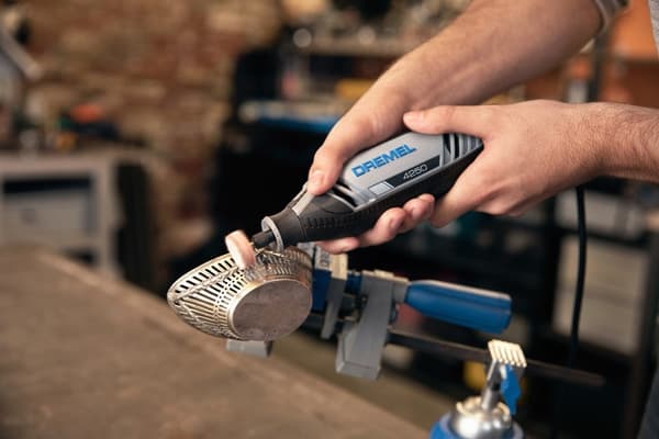 Dremel 4250-35 -monitoimityökalu