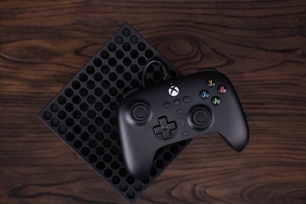 8Bitdo Ultimate Wired Controller - Hall Edition trådløs spillkontroller, svart, Xbox/PC