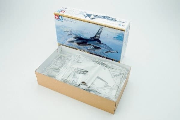 Tamiya 1/48 F-16C (blokk 25/32)