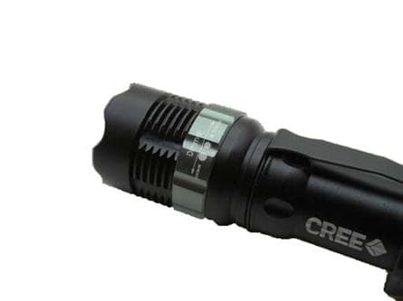 CREE LED SA-6 -taskulamppu zoomilla
