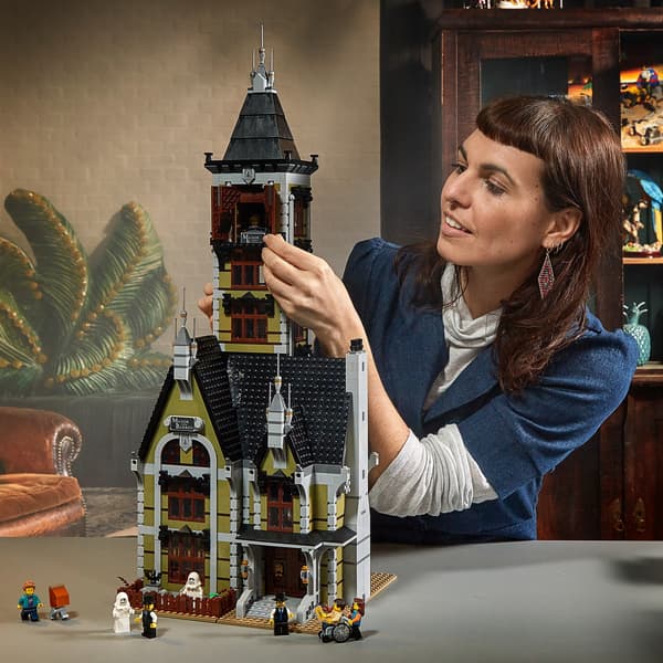 LEGO Creator Expert 10273 - Huvipuiston kummitustalo