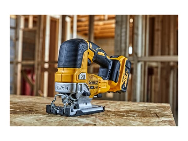 DeWALT Sticksåg 18V, Utan batteri och laddade