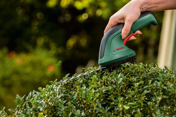 Bosch EasyShear -akkuruohosakset
