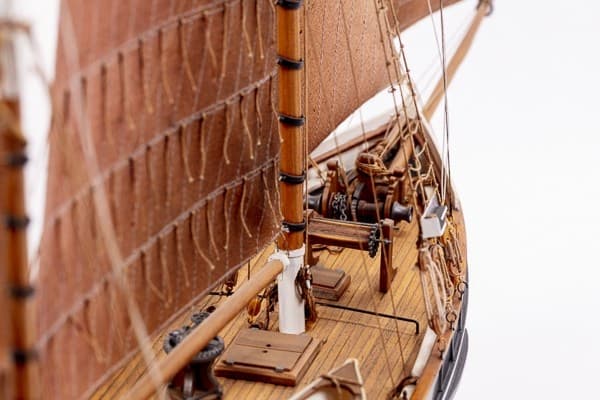 1:50 FD 10 Yawl - Skrog i tre