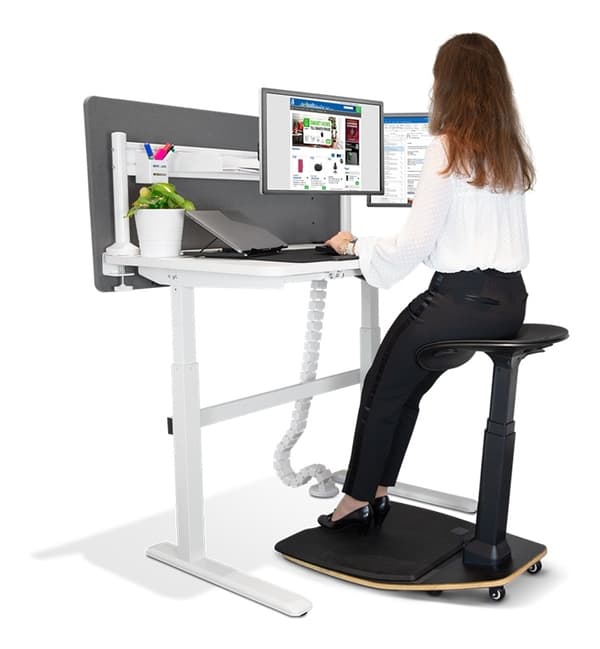 DELTACO OFFICE Ergonomisk ståstol med integreret måtte, sort