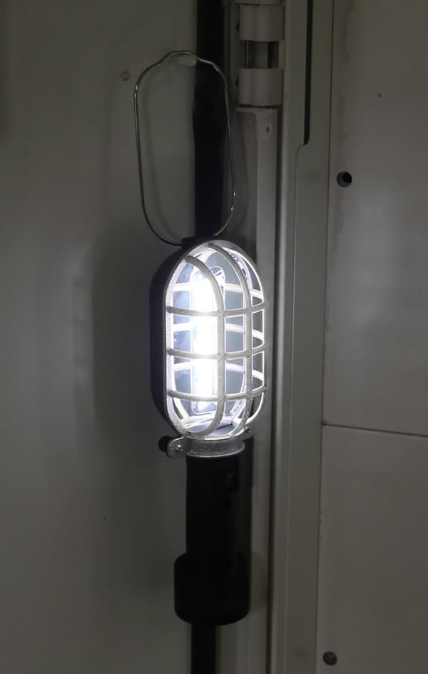 Genius Ideas GI-084440 Erittäin kirkas LED-taskulamppu