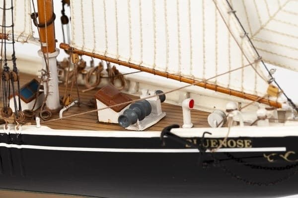 1:100 Bluenose II - Skrog i tre