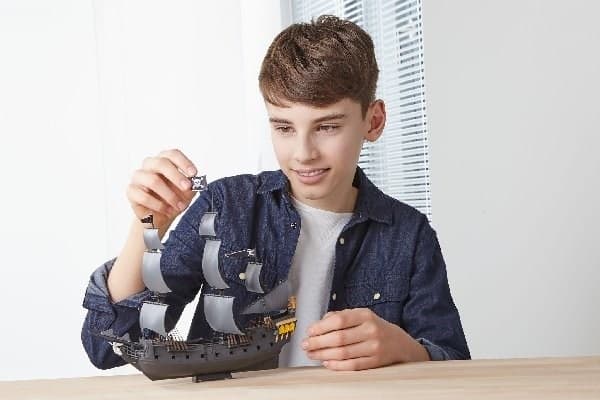 Revell Black Pearl