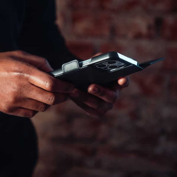 Krusell Telefonpung i læder iPhone 13 Mini Sort