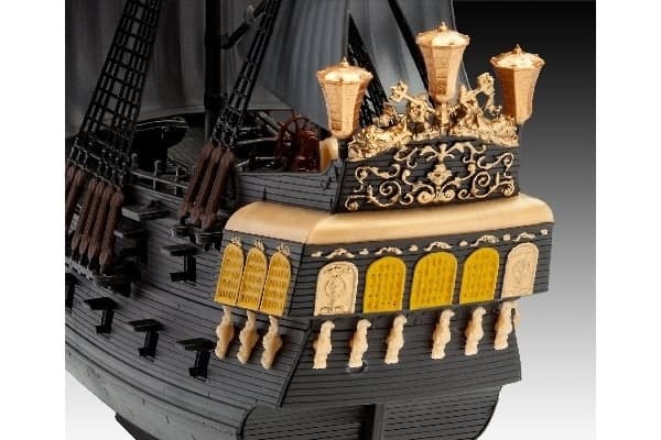 Revell Black Pearl