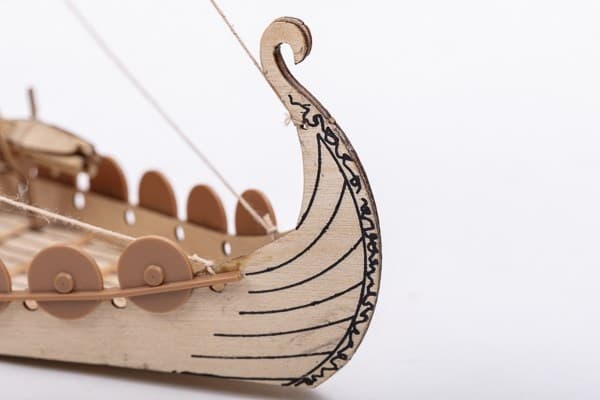 1:50 Mini Oseberg - Skrog av tre