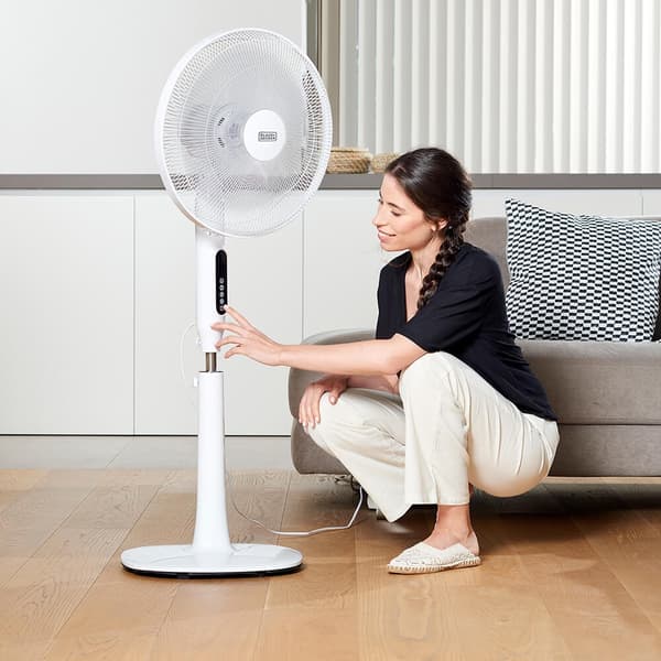 BLACK+DECKER Gulvventilator 5 Blade Hvid 110-135 cm