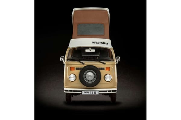 Revell 1:24 VW T2 Camper (easy click)  model kit