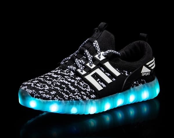 LED Sneakers med snørebånd str. 33, Sorte