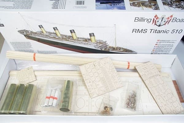 1:144 RMS Titanic Complete -Wooden hull