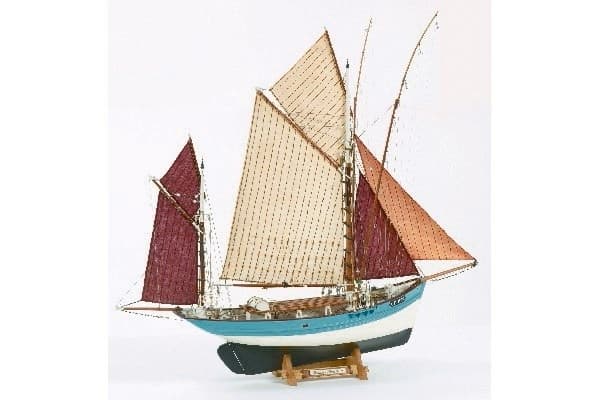1:50 Marie Jeanne - Skrog i tre
