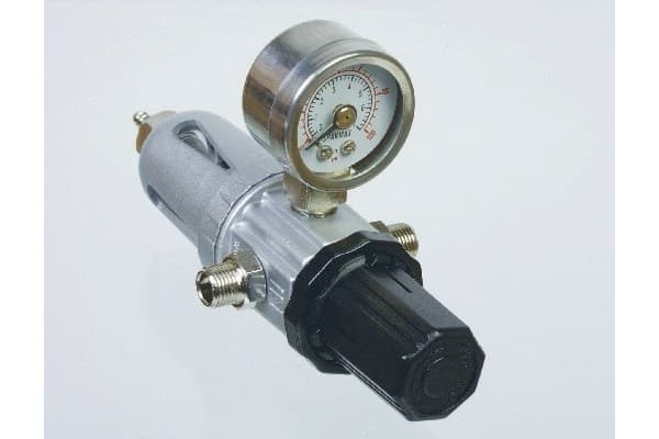 Trykkregulator med manometer 1/8' x 1/8