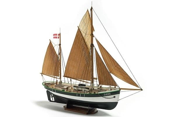 1:60 Dana - Plastskrog