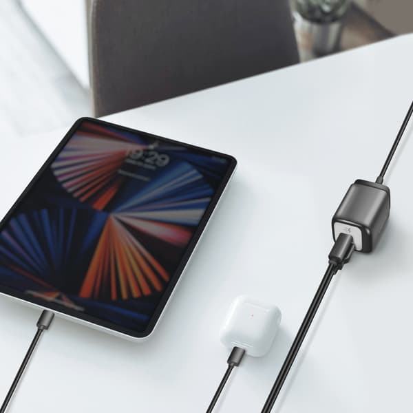 LogiLink USB-lader 1xUSB-A + 1xUSB-C med fast kabel 1,5m GaN 30W