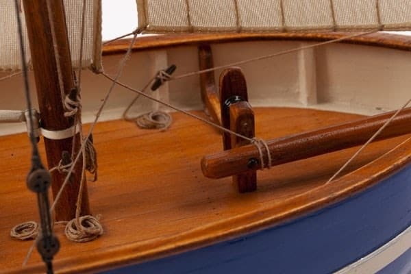 1:30 ESPERANCE - Wooden hull