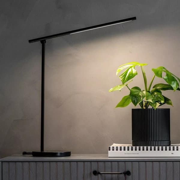 Niila Lamp, Black
