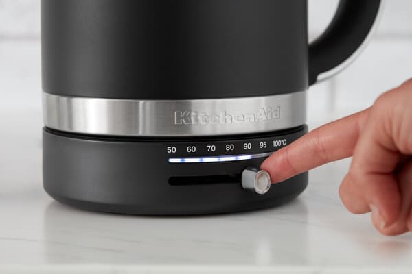 KitchenAid 5KEK1701EBM El-kedel, mat sort