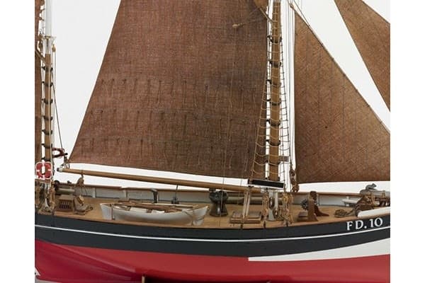 1:50 FD 10 Yawl - Skrog i tre