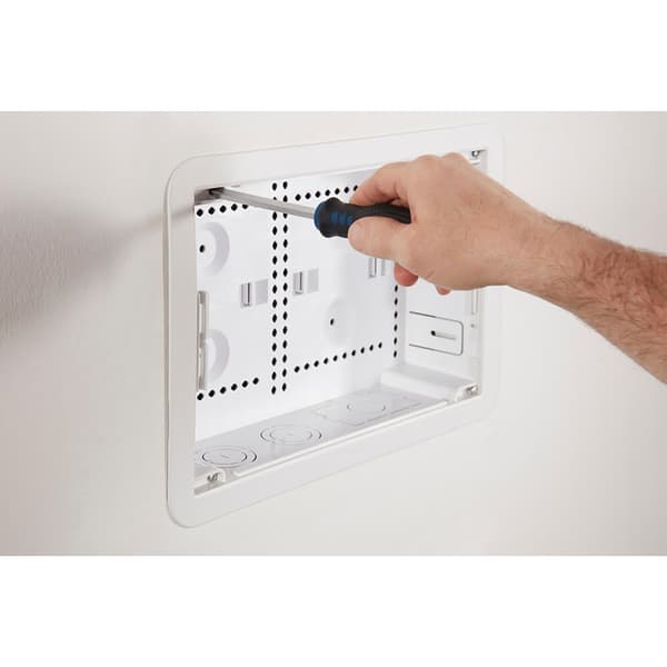 SANUS Mediebox til Indbygning - 9"