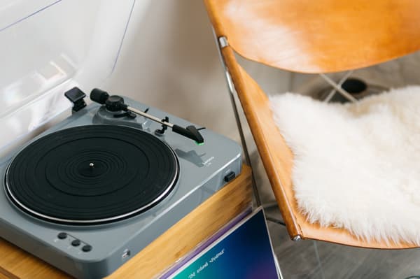 Lenco Pladespiller med direkte USB-kodning grå