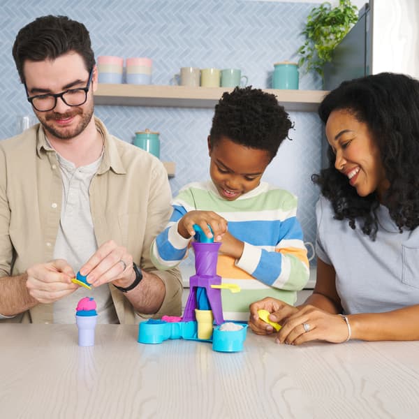 Kinetic Sand Soft Serve Station - jäätelöleikkisetti