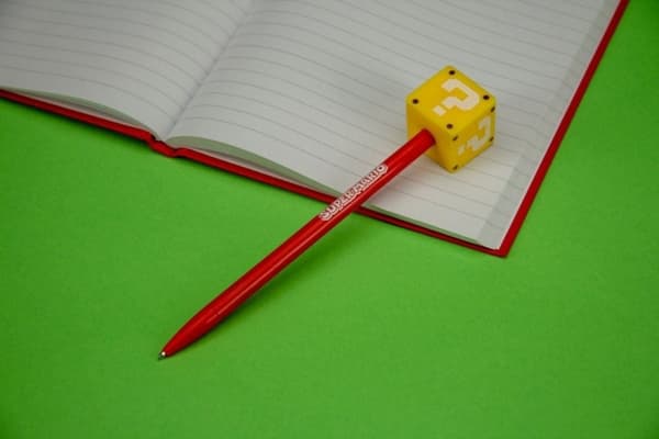 Bläckpenna med Frågetackenblock