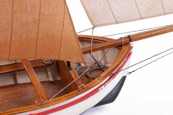 1:30 LE BAYARD - Wooden hull