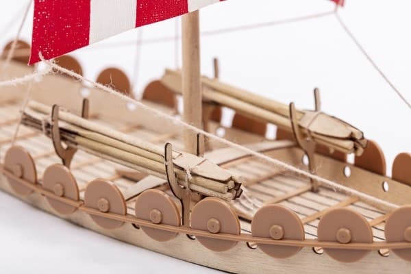 1:50 Mini Oseberg - Skrog av tre