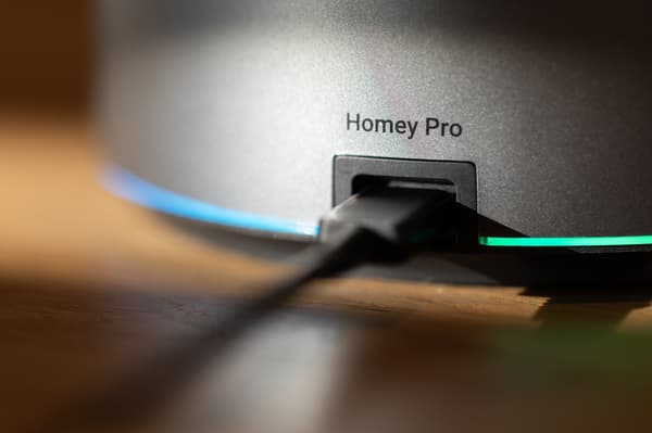 Athom Homey Pro - controller til hjemmeautomatisering, 2023