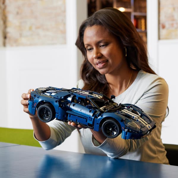 LEGO Technic 42154 - 2022 Ford GT