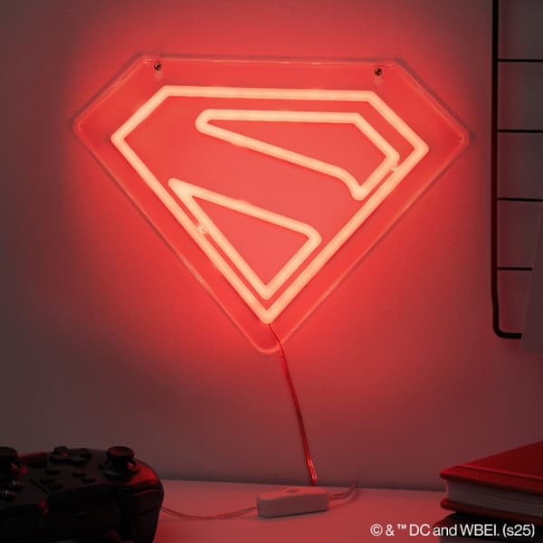 Paladone Teräsmies seinälle asennettava LED Neon valo