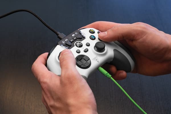 Turtle Beach Recon-kontroller, hvit, Xbox Series S/X / Xbox One / PC