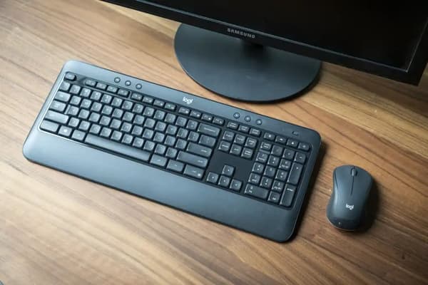 Logitech MK540 Tangentbord & mus, Trådlöst