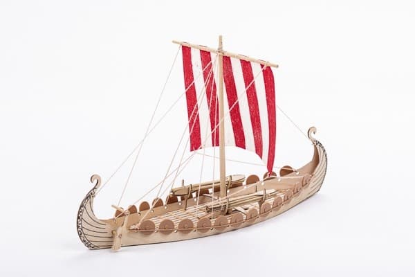 1:50 Mini Oseberg - Skrog av tre