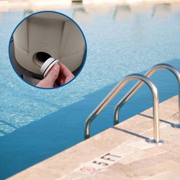 Tvådelad vinterplugg för pool. Vinterpluggset för pool. Frostskyddsplugg för returvattenrör. Skimmer-ventil för pool.