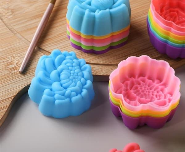 Genanvendelige silikone bageforme 2 tommer mini størrelse cupcakeforme tilfældig