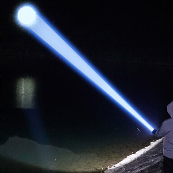 LED-taskulamppu zoomattava ladattava taskulamppu virranäytöllä USB-latauskaapeli