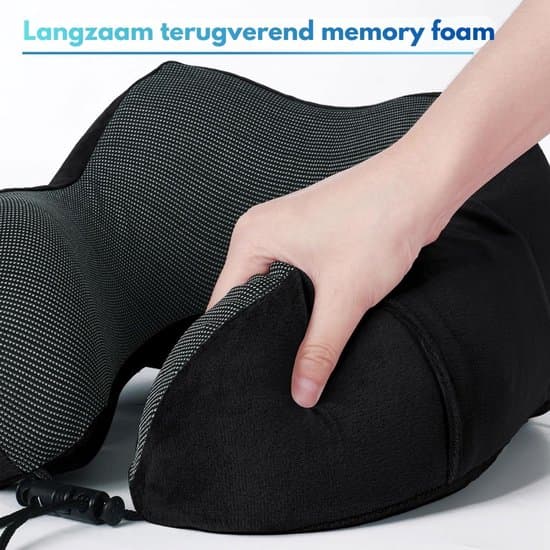 Resenackkudde i memoryskum med ögonmask och öronproppar