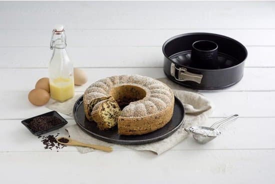Kakformar, springform med platt och rörformad bas Ø 24 cm, svart metallic