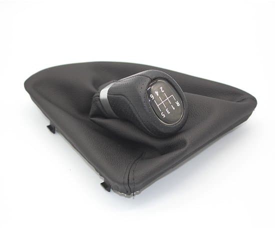 Sort perforeret kunstlæder 6-trins gearknop til BMW 1-serie E81 E82 E87 E88, plug and play, reservedel.