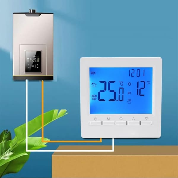 Intelligent programmerbar termostat lämplig för väggmonterade gaspannor med LCD-display