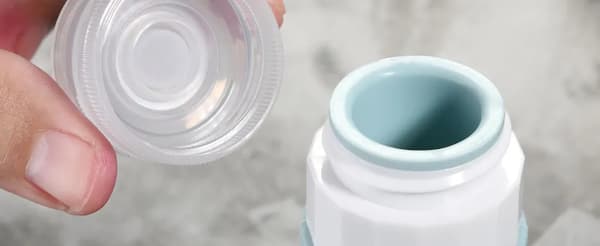 4 x 90 ml påfyllningsbara reseflaskor, set med necessär för resor
