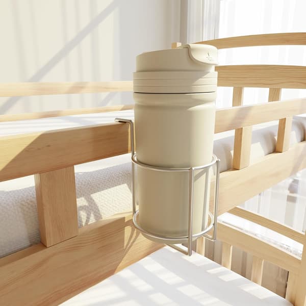 En sengekopholder/strandstolekopholder (diameter: 4,1 tommer).